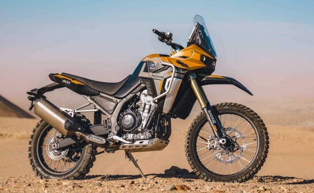 imagem lateral Kove 800X Rally