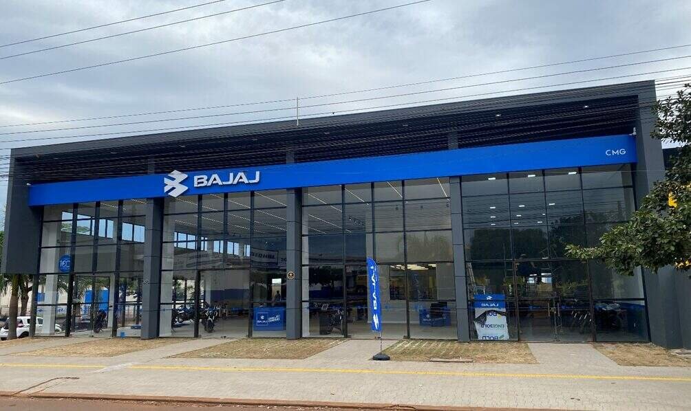 Facade of CMG motorcycle dealership in Dourados